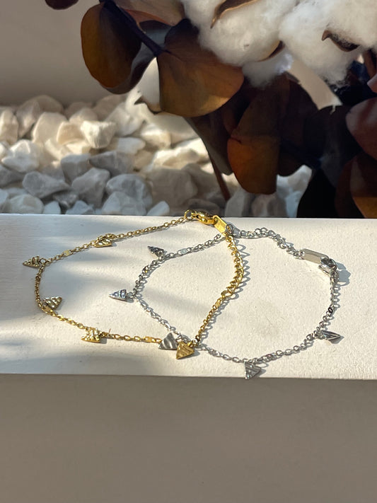 Pulsera triángulos colgantes