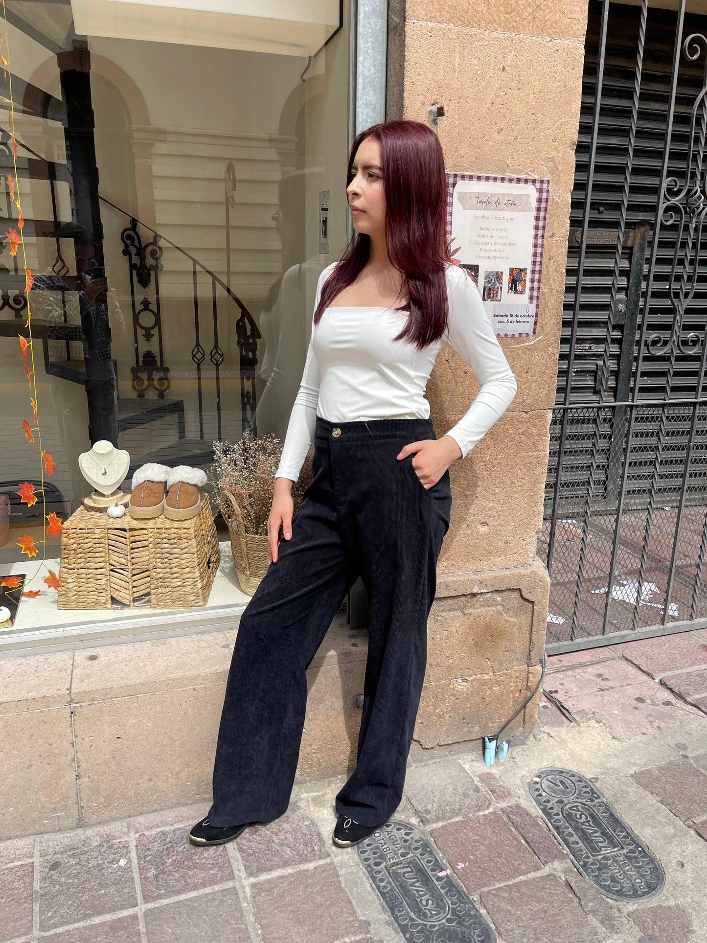 Pantalón pana negro
