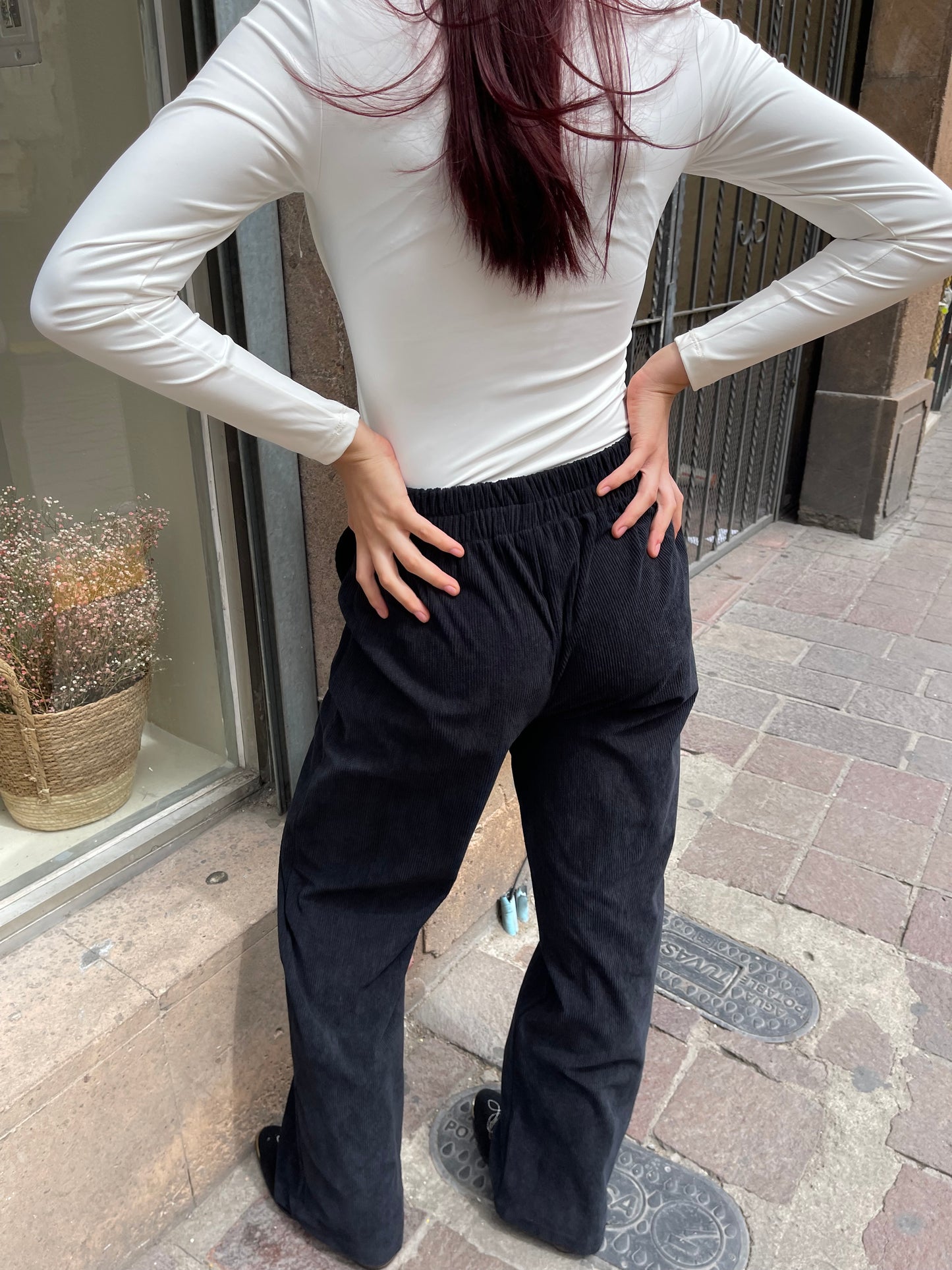 Pantalón pana negro
