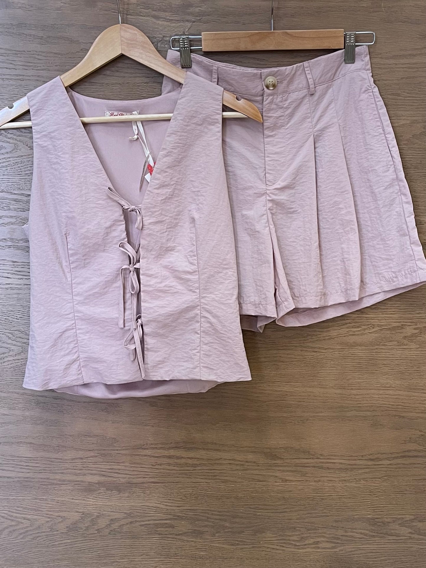Conjunto chaleco moños short