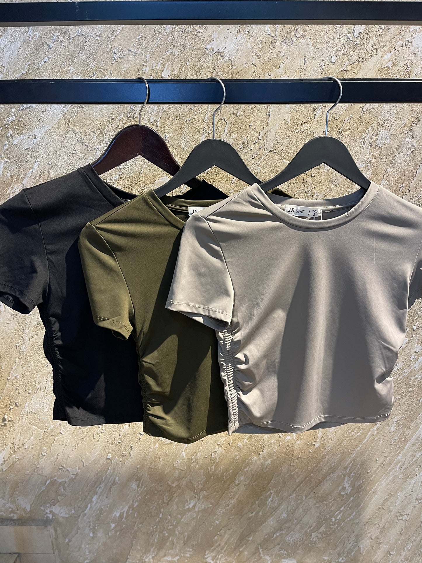 Blusa básica deportiva