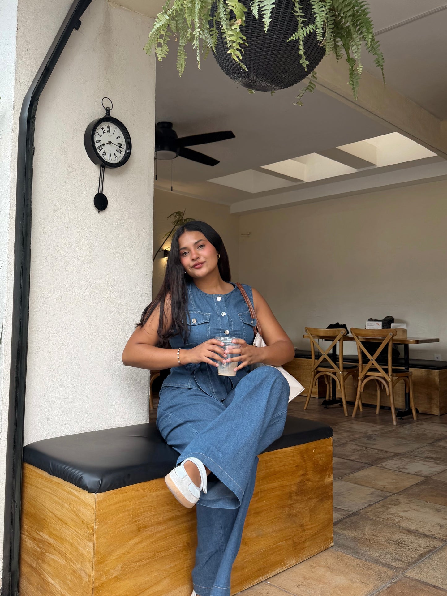 Conjunto denim chaleco y pantalón