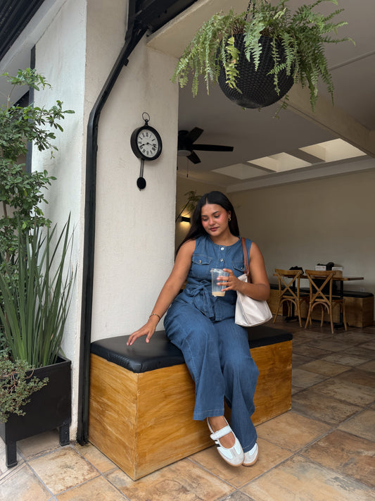 Conjunto denim chaleco y pantalón