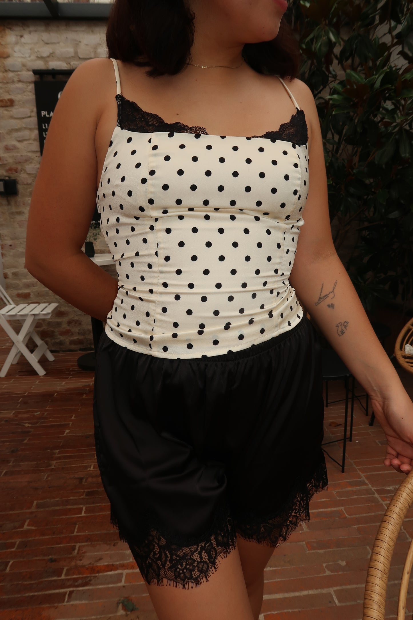 Short Satin Lace Negro