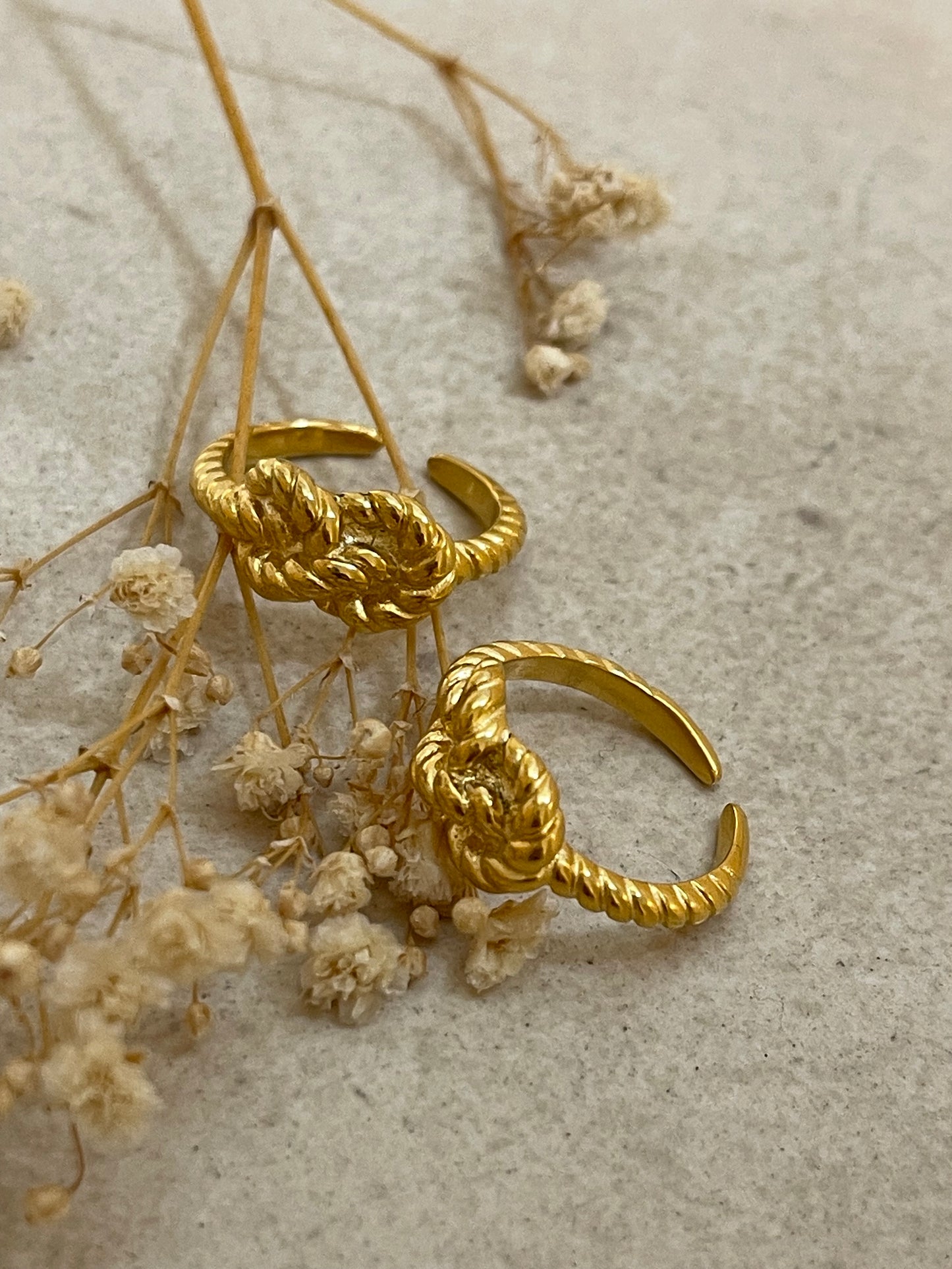Anillo nudo ajustable