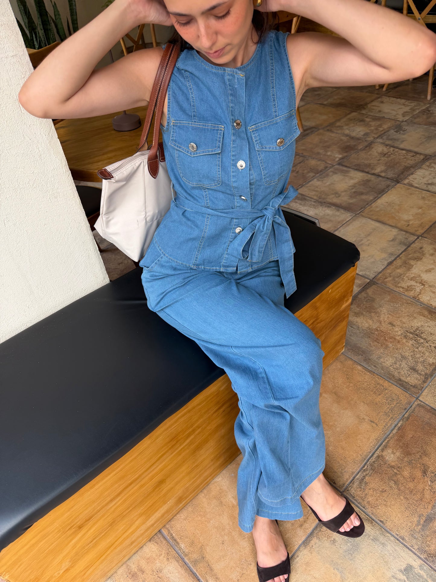 Conjunto denim chaleco y pantalón