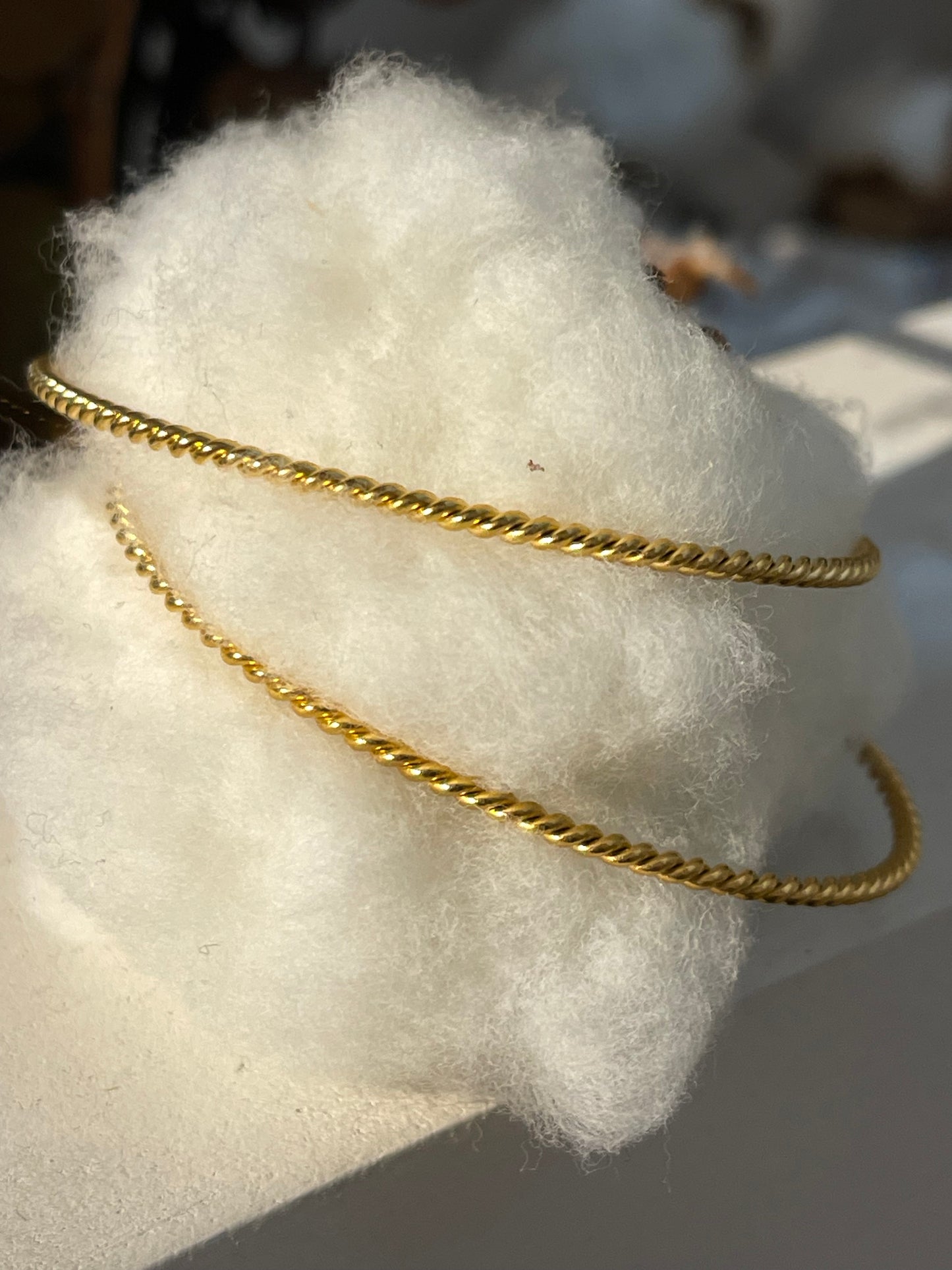 Brazalete rígido fino