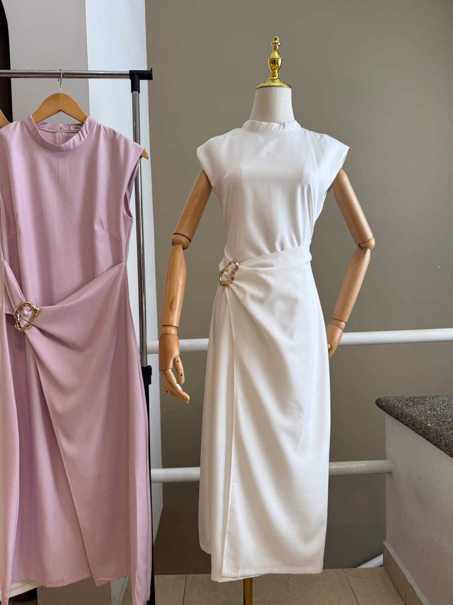 Vestido detalle dorado