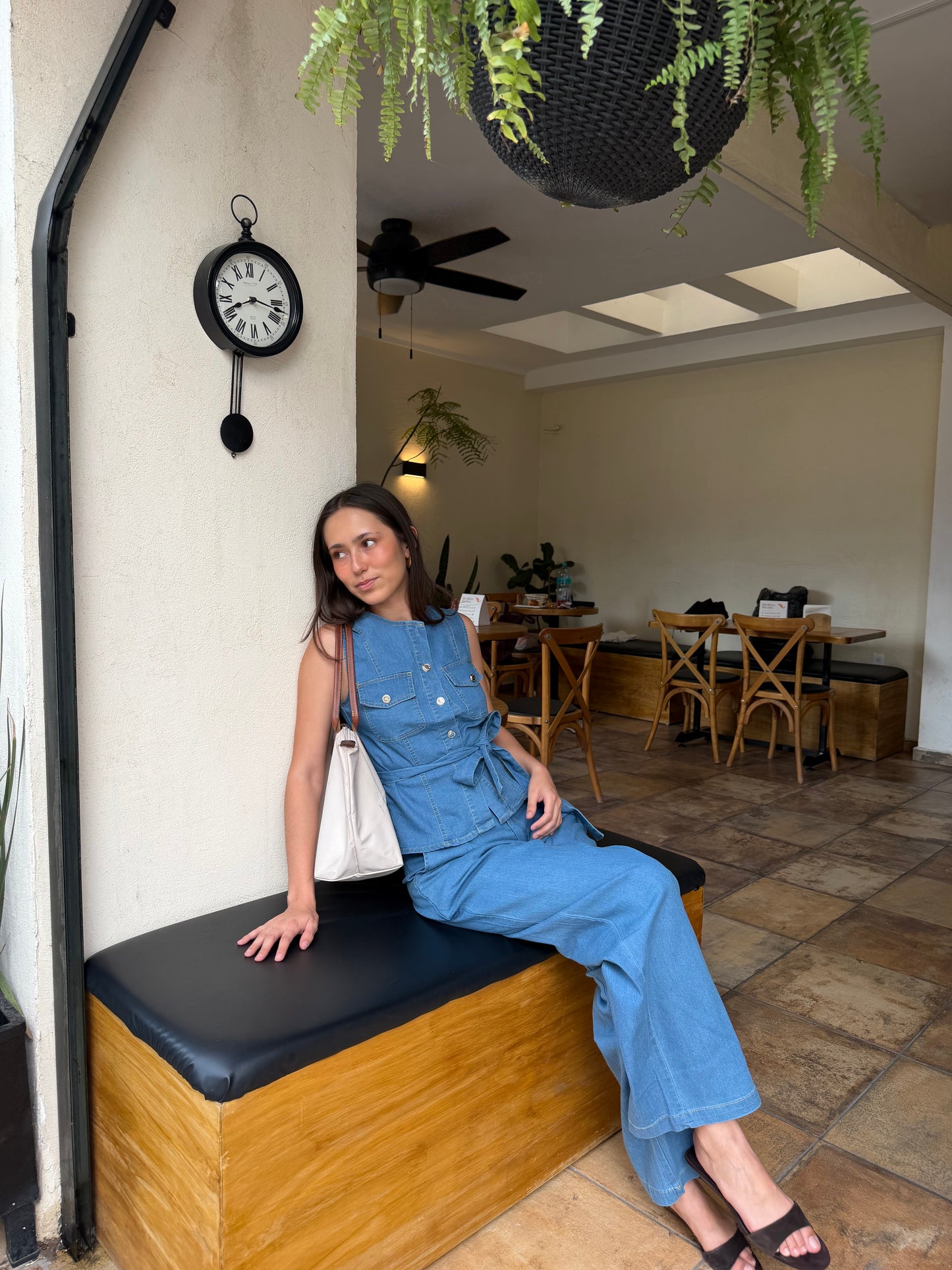 Conjunto denim chaleco y pantalón