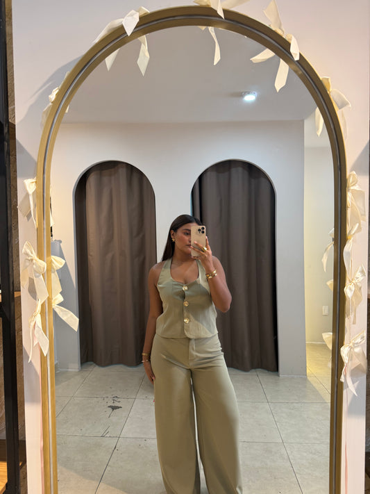 Conjunto chaleco y pantalón